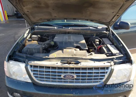 2003 Ford Explorer Eddie Bauer из США, поврежденный, VIN 1FMDU74W03UC44933